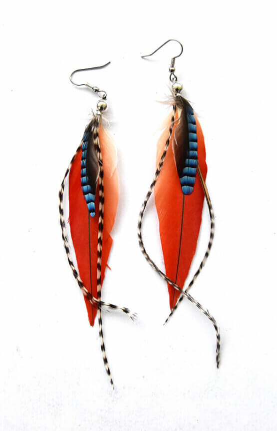 Boucles d'oreille colorées en plumes naturelles