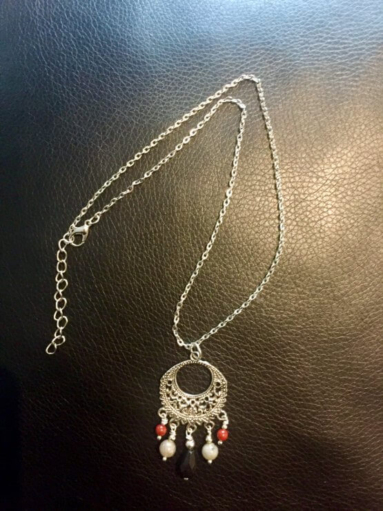 Pendentif perles semi-précieuses jaspes rouge et labradorite