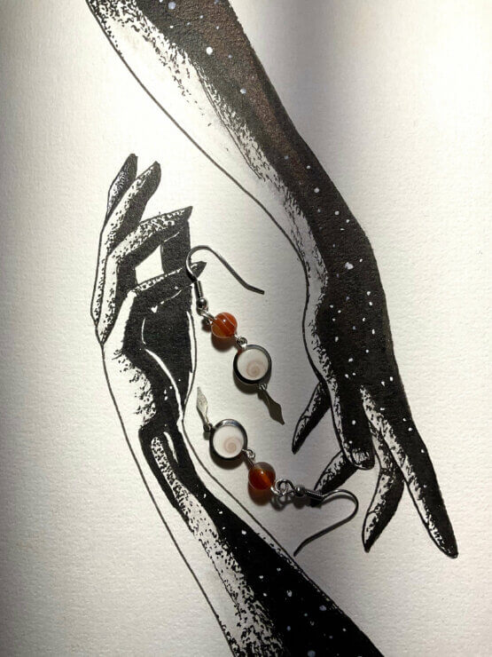 Boucles d'oreille véritable Œil de Sainte Lucie Corse et perles d'agates, porte-bonheur – Image 2