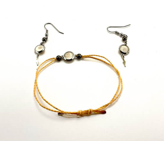 Boucles d'oreille véritable Œil de Sainte Lucie Corse et perles d'hématites, porte-bonheur avec petit bracelet assorti
